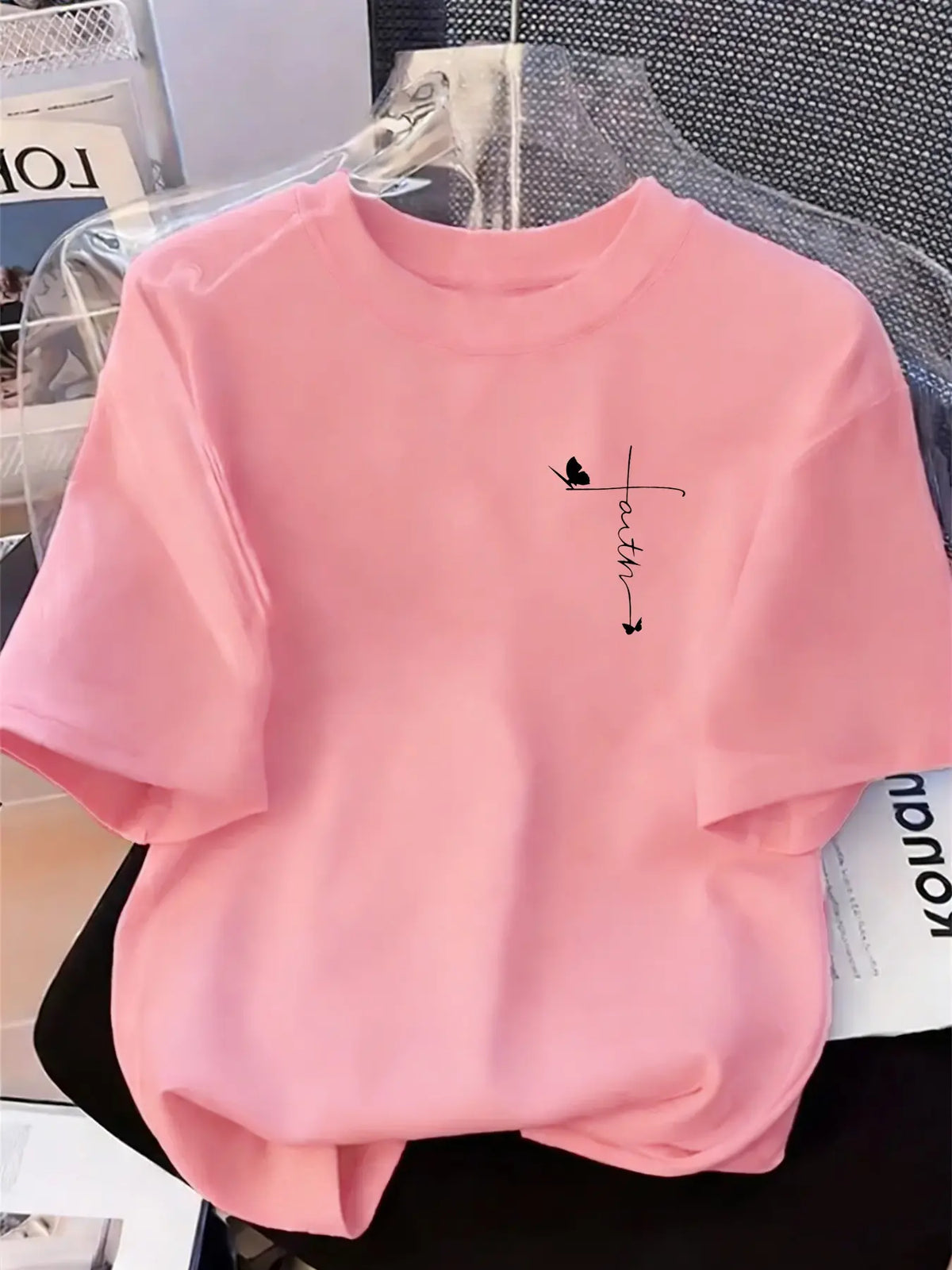 Women's Creative Geometric Iron-On Print Comfortable Loose Fit Casual Slight Stretch Round Neck T-Shirt, Stylish Everyday Daily Wear, Perfect for All Seasons